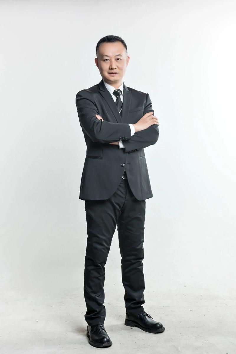 魏静怡 视觉与舞美负责人